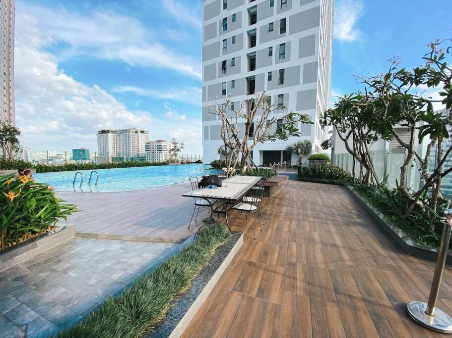 Green Oasis At River Gate Apartment Ho Chi Minh City Exterior photo